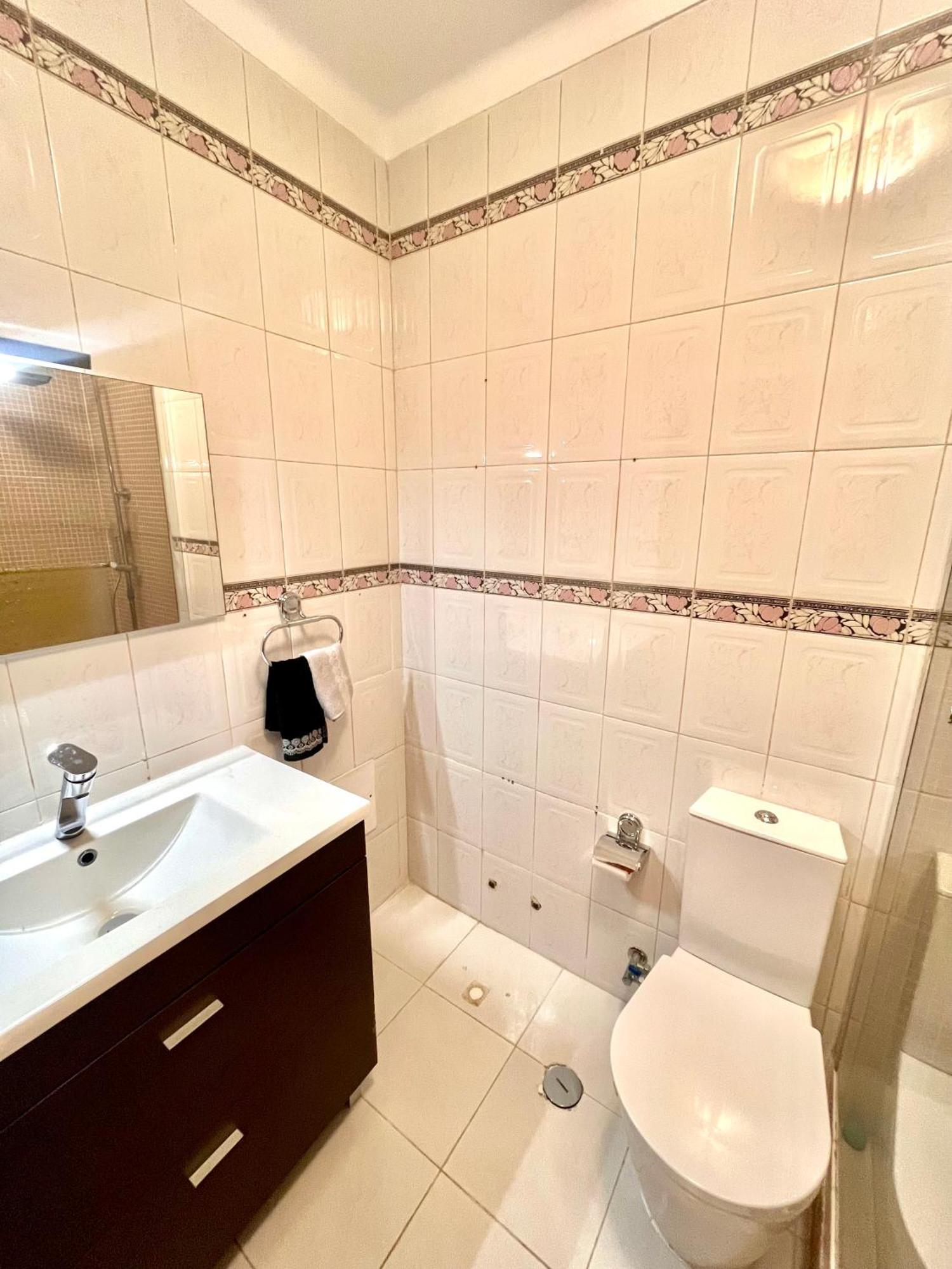 Quarto Boa Localizacao Com Cozinha E Casa De Banho Lejlighed Caparica Eksteriør billede